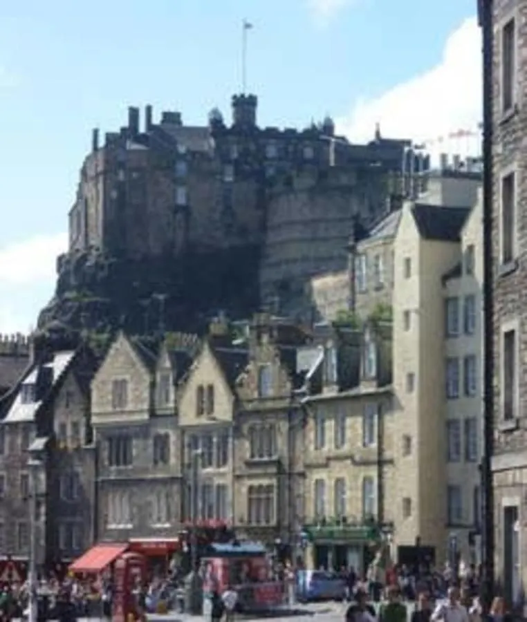 Guestready - Greyfriars Bobby Home View Apartment - Old Town Edinburgh 0*,  United Kingdom